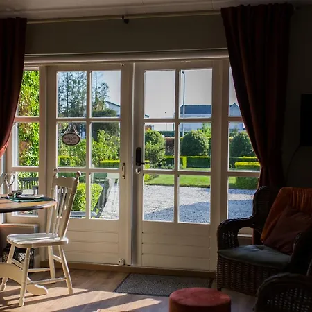 לינה וארוחת בוקר Wilhelmina's